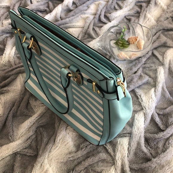 Purse - Picture 3 of 5